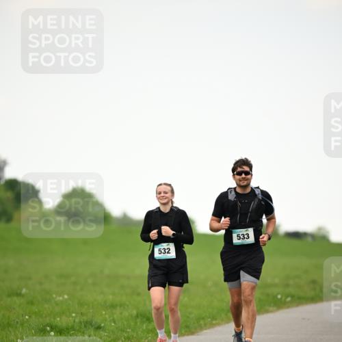 10.05.2026 - 8. Wedeler Halbmarathon Dr. Thomas Lammeyer http://msf.ph/oto/9715890 10.05.2026 12:30:20 Laufen 532, 533 meine-sportfotos.de