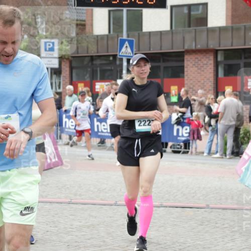 10.05.2026 - 8. Wedeler Halbmarathon Yannick Fuchs http://msf.ph/oto/9715894 10.05.2026 11:33:26 Ziel 86, 897, 960, 2226, 2227 meine-sportfotos.de