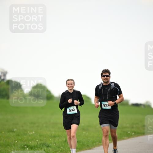 10.05.2026 - 8. Wedeler Halbmarathon Dr. Thomas Lammeyer http://msf.ph/oto/9715895 10.05.2026 12:30:20 Laufen 533, 532 meine-sportfotos.de