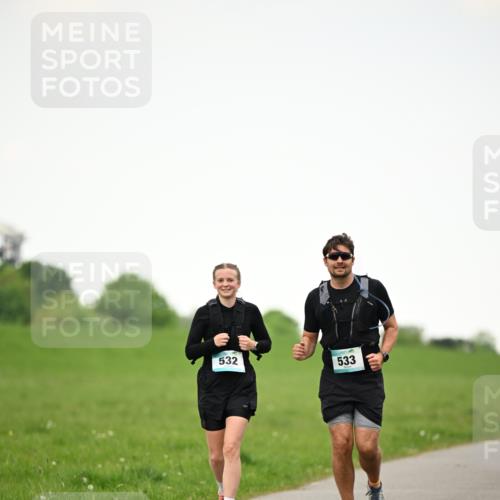 10.05.2026 - 8. Wedeler Halbmarathon Dr. Thomas Lammeyer http://msf.ph/oto/9715896 10.05.2026 12:30:20 Laufen 532, 533 meine-sportfotos.de