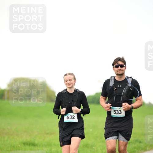 10.05.2026 - 8. Wedeler Halbmarathon Dr. Thomas Lammeyer http://msf.ph/oto/9715901 10.05.2026 12:30:25 Laufen 532, 533 meine-sportfotos.de