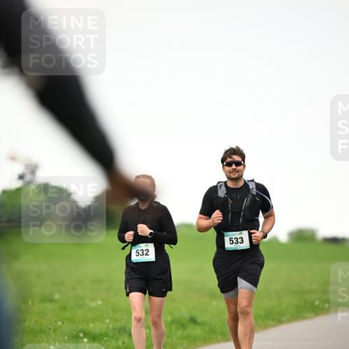 10.05.2026 - 8. Wedeler Halbmarathon Dr. Thomas Lammeyer http://msf.ph/oto/9715903 10.05.2026 12:30:21 Laufen 532, 533 meine-sportfotos.de