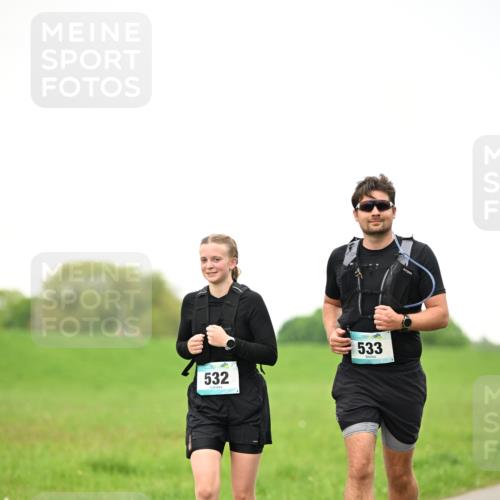 10.05.2026 - 8. Wedeler Halbmarathon Dr. Thomas Lammeyer http://msf.ph/oto/9715905 10.05.2026 12:30:26 Laufen 532, 533 meine-sportfotos.de