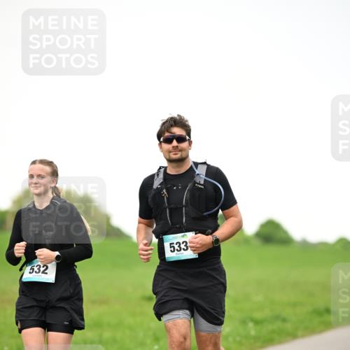 10.05.2026 - 8. Wedeler Halbmarathon Dr. Thomas Lammeyer http://msf.ph/oto/9715915 10.05.2026 12:30:26 Laufen 532, 533 meine-sportfotos.de