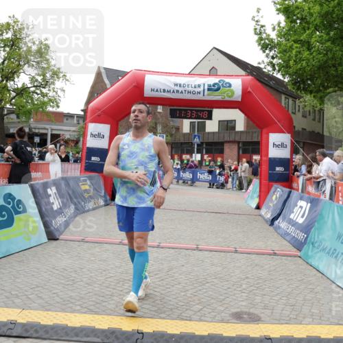 10.05.2026 - 8. Wedeler Halbmarathon Yannick Fuchs http://msf.ph/oto/9715968 10.05.2026 11:33:46 Ziel 141, 741 meine-sportfotos.de