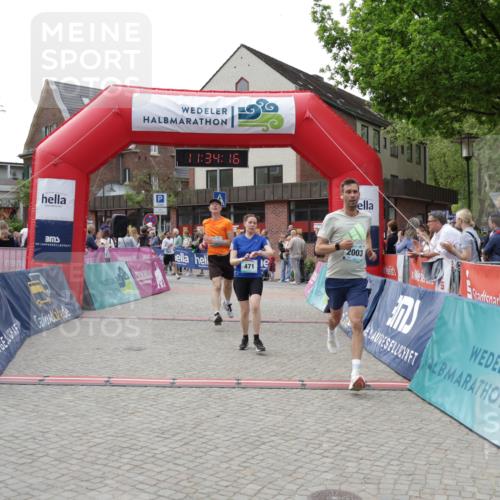 10.05.2026 - 8. Wedeler Halbmarathon Yannick Fuchs http://msf.ph/oto/9716002 10.05.2026 11:34:15 Ziel 471, 876, 913, 2003, 2029 meine-sportfotos.de
