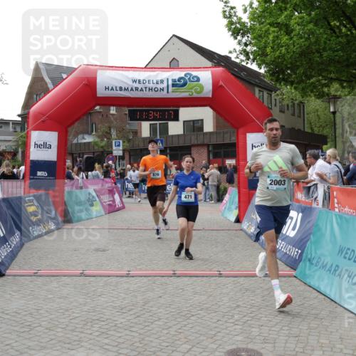 10.05.2026 - 8. Wedeler Halbmarathon Yannick Fuchs http://msf.ph/oto/9716004 10.05.2026 11:34:15 Ziel 471, 876, 913, 2003, 2029 meine-sportfotos.de