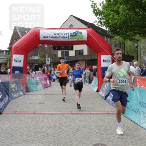 10.05.2026 - 8. Wedeler Halbmarathon Yannick Fuchs http://msf.ph/oto/9716005 10.05.2026 11:34:15 Ziel 471, 876, 913, 2003, 2029 meine-sportfotos.de