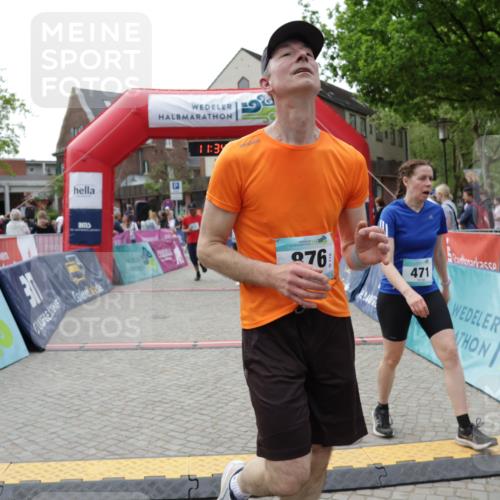 10.05.2026 - 8. Wedeler Halbmarathon Yannick Fuchs http://msf.ph/oto/9716011 10.05.2026 11:34:18 Ziel 471, 645, 651, 876, 913, 2003, 2029 meine-sportfotos.de