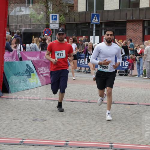 10.05.2026 - 8. Wedeler Halbmarathon Yannick Fuchs http://msf.ph/oto/9716014 10.05.2026 11:34:19 Ziel 471, 645, 651, 876, 913, 2003, 2029, 2070 meine-sportfotos.de