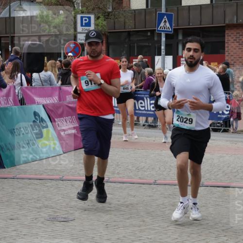 10.05.2026 - 8. Wedeler Halbmarathon Yannick Fuchs http://msf.ph/oto/9716015 10.05.2026 11:34:19 Ziel 471, 645, 651, 876, 913, 2003, 2029, 2070 meine-sportfotos.de