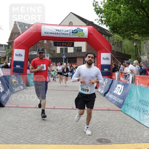 10.05.2026 - 8. Wedeler Halbmarathon Yannick Fuchs http://msf.ph/oto/9716022 10.05.2026 11:34:20 Ziel 179, 471, 645, 651, 876, 913, 2003, 2029, 2070 meine-sportfotos.de