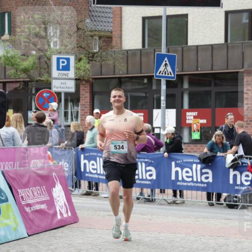 10.05.2026 - 8. Wedeler Halbmarathon Yannick Fuchs http://msf.ph/oto/9716078 10.05.2026 11:34:34 Ziel 534, 807, 992, 993 meine-sportfotos.de