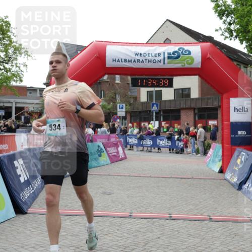 10.05.2026 - 8. Wedeler Halbmarathon Yannick Fuchs http://msf.ph/oto/9716095 10.05.2026 11:34:37 Ziel 534 meine-sportfotos.de