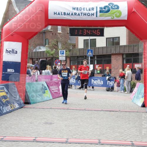 10.05.2026 - 8. Wedeler Halbmarathon Yannick Fuchs http://msf.ph/oto/9716100 10.05.2026 11:34:45 Ziel 930, 2060 meine-sportfotos.de