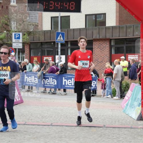 10.05.2026 - 8. Wedeler Halbmarathon Yannick Fuchs http://msf.ph/oto/9716103 10.05.2026 11:34:46 Ziel 930, 2060 meine-sportfotos.de