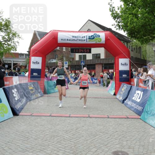 10.05.2026 - 8. Wedeler Halbmarathon Yannick Fuchs http://msf.ph/oto/9716129 10.05.2026 11:34:52 Ziel 930, 2065, 2098 meine-sportfotos.de