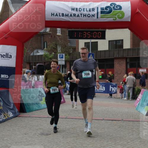 10.05.2026 - 8. Wedeler Halbmarathon Yannick Fuchs http://msf.ph/oto/9716154 10.05.2026 11:34:59 Ziel 440, 673, 701, 709, 814, 846, 847 meine-sportfotos.de