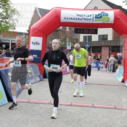 10.05.2026 - 8. Wedeler Halbmarathon Yannick Fuchs http://msf.ph/oto/9716173 10.05.2026 11:35:03 Ziel 414, 440, 673, 701, 709, 814, 846, 847 meine-sportfotos.de