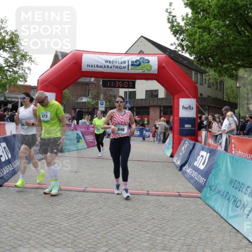 10.05.2026 - 8. Wedeler Halbmarathon Yannick Fuchs http://msf.ph/oto/9716183 10.05.2026 11:35:05 Ziel 414, 440, 673, 814, 846, 847 meine-sportfotos.de