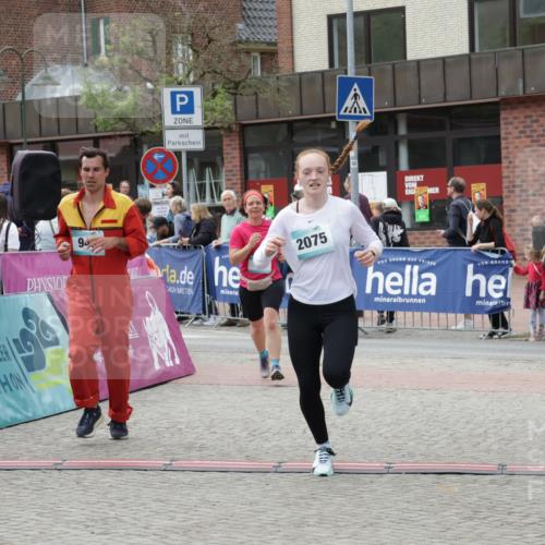 10.05.2026 - 8. Wedeler Halbmarathon Yannick Fuchs http://msf.ph/oto/9716198 10.05.2026 11:35:12 Ziel 44, 949, 2075 meine-sportfotos.de