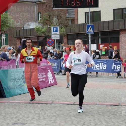 10.05.2026 - 8. Wedeler Halbmarathon Yannick Fuchs http://msf.ph/oto/9716200 10.05.2026 11:35:12 Ziel 44, 949, 2075 meine-sportfotos.de