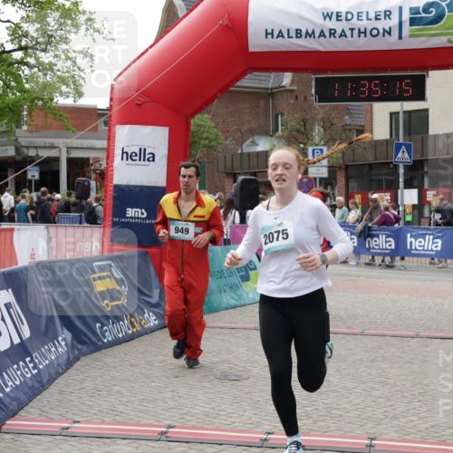 10.05.2026 - 8. Wedeler Halbmarathon Yannick Fuchs http://msf.ph/oto/9716203 10.05.2026 11:35:13 Ziel 44, 949, 2075 meine-sportfotos.de