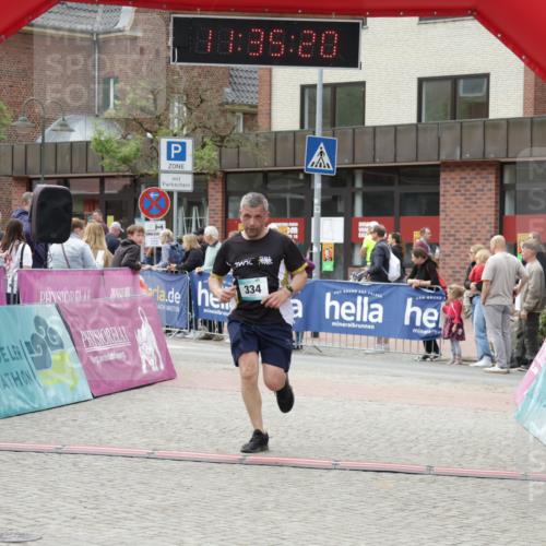10.05.2026 - 8. Wedeler Halbmarathon Yannick Fuchs http://msf.ph/oto/9716226 10.05.2026 11:35:19 Ziel 44, 334 meine-sportfotos.de
