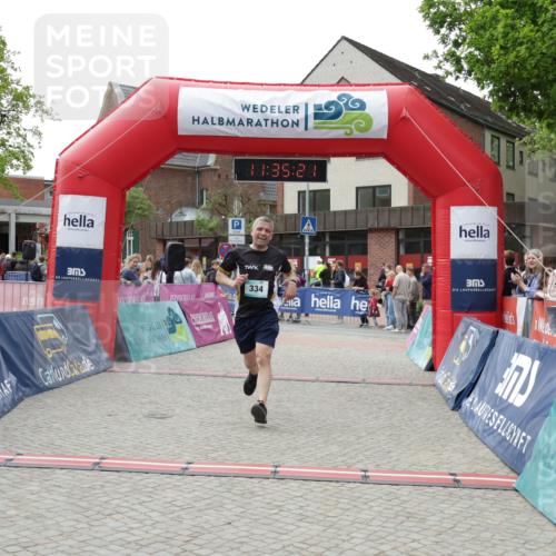 10.05.2026 - 8. Wedeler Halbmarathon Yannick Fuchs http://msf.ph/oto/9716232 10.05.2026 11:35:20 Ziel 44, 334, 599 meine-sportfotos.de