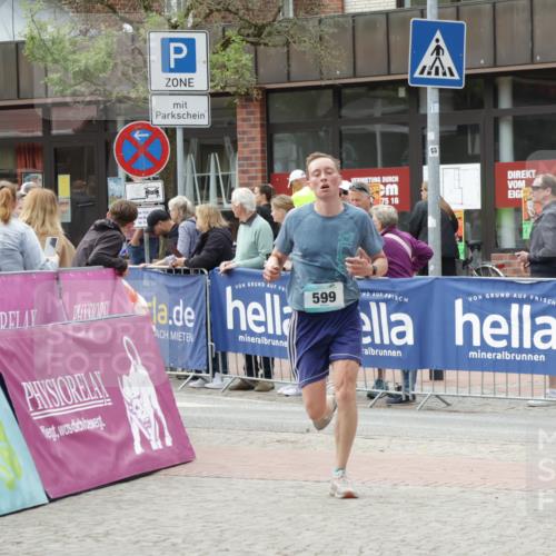 10.05.2026 - 8. Wedeler Halbmarathon Yannick Fuchs http://msf.ph/oto/9716237 10.05.2026 11:35:23 Ziel 334, 599 meine-sportfotos.de
