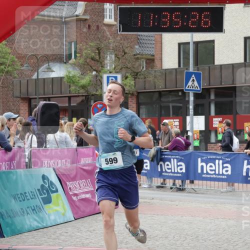 10.05.2026 - 8. Wedeler Halbmarathon Yannick Fuchs http://msf.ph/oto/9716240 10.05.2026 11:35:25 Ziel 334, 599, 971 meine-sportfotos.de