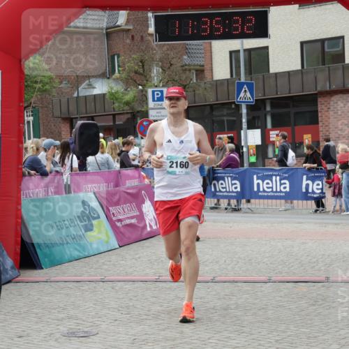 10.05.2026 - 8. Wedeler Halbmarathon Yannick Fuchs http://msf.ph/oto/9716260 10.05.2026 11:35:30 Ziel 599, 785, 971, 2160 meine-sportfotos.de