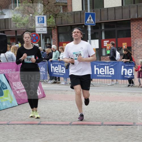 10.05.2026 - 8. Wedeler Halbmarathon Yannick Fuchs http://msf.ph/oto/9716279 10.05.2026 11:35:35 Ziel 705, 706, 727, 785, 2160 meine-sportfotos.de