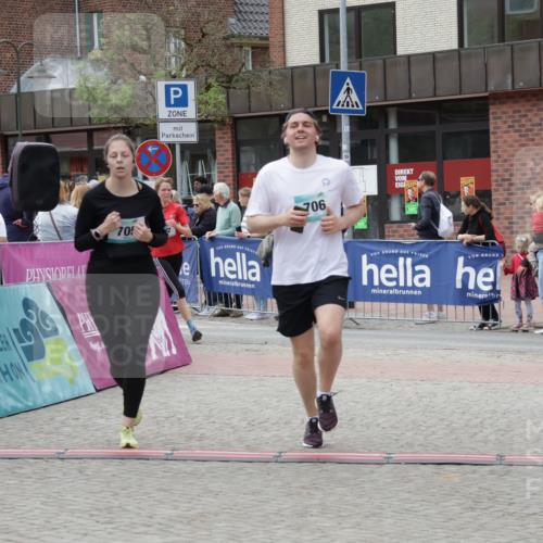 10.05.2026 - 8. Wedeler Halbmarathon Yannick Fuchs http://msf.ph/oto/9716280 10.05.2026 11:35:35 Ziel 705, 706, 727, 785, 2160 meine-sportfotos.de