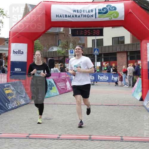 10.05.2026 - 8. Wedeler Halbmarathon Yannick Fuchs http://msf.ph/oto/9716287 10.05.2026 11:35:36 Ziel 705, 706, 727, 785, 2160 meine-sportfotos.de