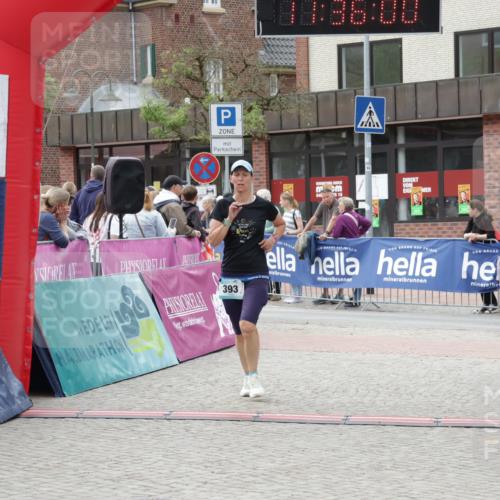 10.05.2026 - 8. Wedeler Halbmarathon Yannick Fuchs http://msf.ph/oto/9716308 10.05.2026 11:35:58 Ziel 393, 898 meine-sportfotos.de