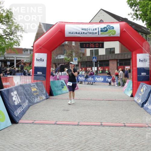 10.05.2026 - 8. Wedeler Halbmarathon Yannick Fuchs http://msf.ph/oto/9716315 10.05.2026 11:35:59 Ziel 393, 898 meine-sportfotos.de