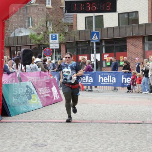 10.05.2026 - 8. Wedeler Halbmarathon Yannick Fuchs http://msf.ph/oto/9716341 10.05.2026 11:36:12 Ziel 2005 meine-sportfotos.de