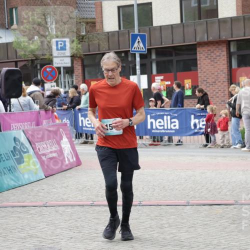 10.05.2026 - 8. Wedeler Halbmarathon Yannick Fuchs http://msf.ph/oto/9716388 10.05.2026 11:36:26 Ziel 154 meine-sportfotos.de