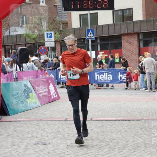 10.05.2026 - 8. Wedeler Halbmarathon Yannick Fuchs http://msf.ph/oto/9716389 10.05.2026 11:36:26 Ziel 154 meine-sportfotos.de