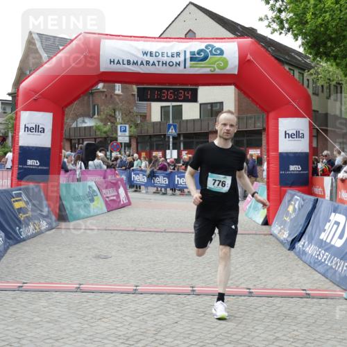 10.05.2026 - 8. Wedeler Halbmarathon Yannick Fuchs http://msf.ph/oto/9716408 10.05.2026 11:36:33 Ziel 776 meine-sportfotos.de