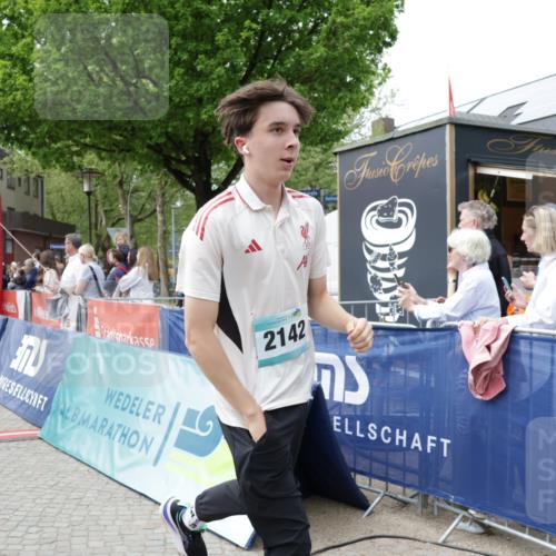 10.05.2026 - 8. Wedeler Halbmarathon Yannick Fuchs http://msf.ph/oto/9716433 10.05.2026 11:36:45 Ziel 2142 meine-sportfotos.de
