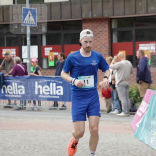 10.05.2026 - 8. Wedeler Halbmarathon Yannick Fuchs http://msf.ph/oto/9716436 10.05.2026 11:36:50 Ziel 11, 950 meine-sportfotos.de