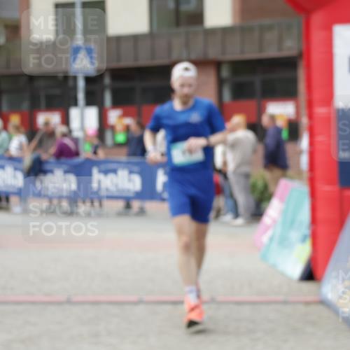 10.05.2026 - 8. Wedeler Halbmarathon Yannick Fuchs http://msf.ph/oto/9716437 10.05.2026 11:36:50 Ziel 11, 950 meine-sportfotos.de