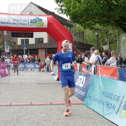 10.05.2026 - 8. Wedeler Halbmarathon Yannick Fuchs http://msf.ph/oto/9716445 10.05.2026 11:36:52 Ziel 11, 950 meine-sportfotos.de