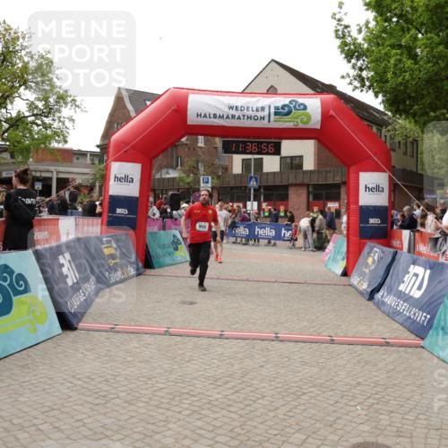 10.05.2026 - 8. Wedeler Halbmarathon Yannick Fuchs http://msf.ph/oto/9716452 10.05.2026 11:36:54 Ziel 11, 632, 934, 950 meine-sportfotos.de