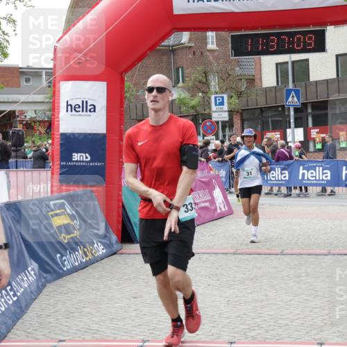 10.05.2026 - 8. Wedeler Halbmarathon Yannick Fuchs http://msf.ph/oto/9724324 10.05.2026 11:37:07 Ziel 31, 61, 333, 696, 2068 meine-sportfotos.de