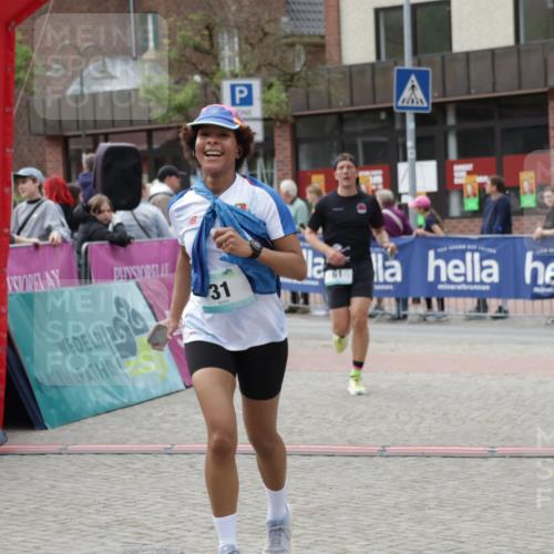 10.05.2026 - 8. Wedeler Halbmarathon Yannick Fuchs http://msf.ph/oto/9724347 10.05.2026 11:37:09 Ziel 31, 61, 333, 696, 869 meine-sportfotos.de