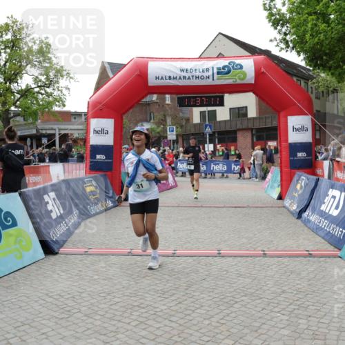 10.05.2026 - 8. Wedeler Halbmarathon Yannick Fuchs http://msf.ph/oto/9724364 10.05.2026 11:37:09 Ziel 31, 61, 333, 696, 869 meine-sportfotos.de