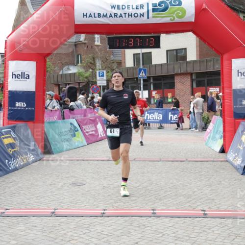 10.05.2026 - 8. Wedeler Halbmarathon Yannick Fuchs http://msf.ph/oto/9724376 10.05.2026 11:37:11 Ziel 31, 61, 333, 696, 869 meine-sportfotos.de